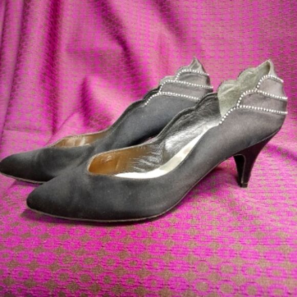 🤠Stuart Weltzman for Martinique Leather Sole Embellished 2 1/2" Heels Size 9 - Picture 4 of 5